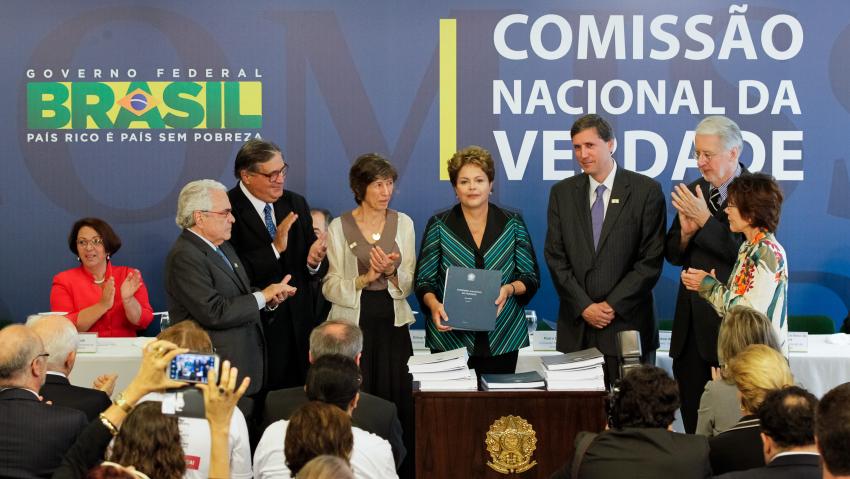 Foto: Comissão Nacional da Verdade entrega relatório final à presidente Dilma Rousseff 