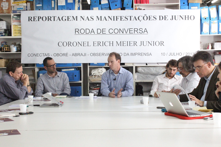 Foto: Roda de Conversa entre jornalistas e coronel da PM abordou normas de Direitos Humanos para a polícia em manifestações