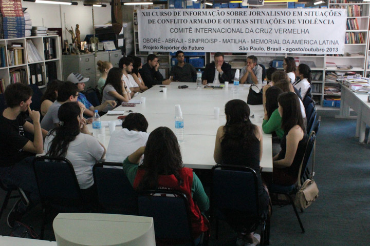Foto: Curso Jornalismo em Situações de Conflito Armado encerra sua 12ª edição com presença de Felipe Donoso