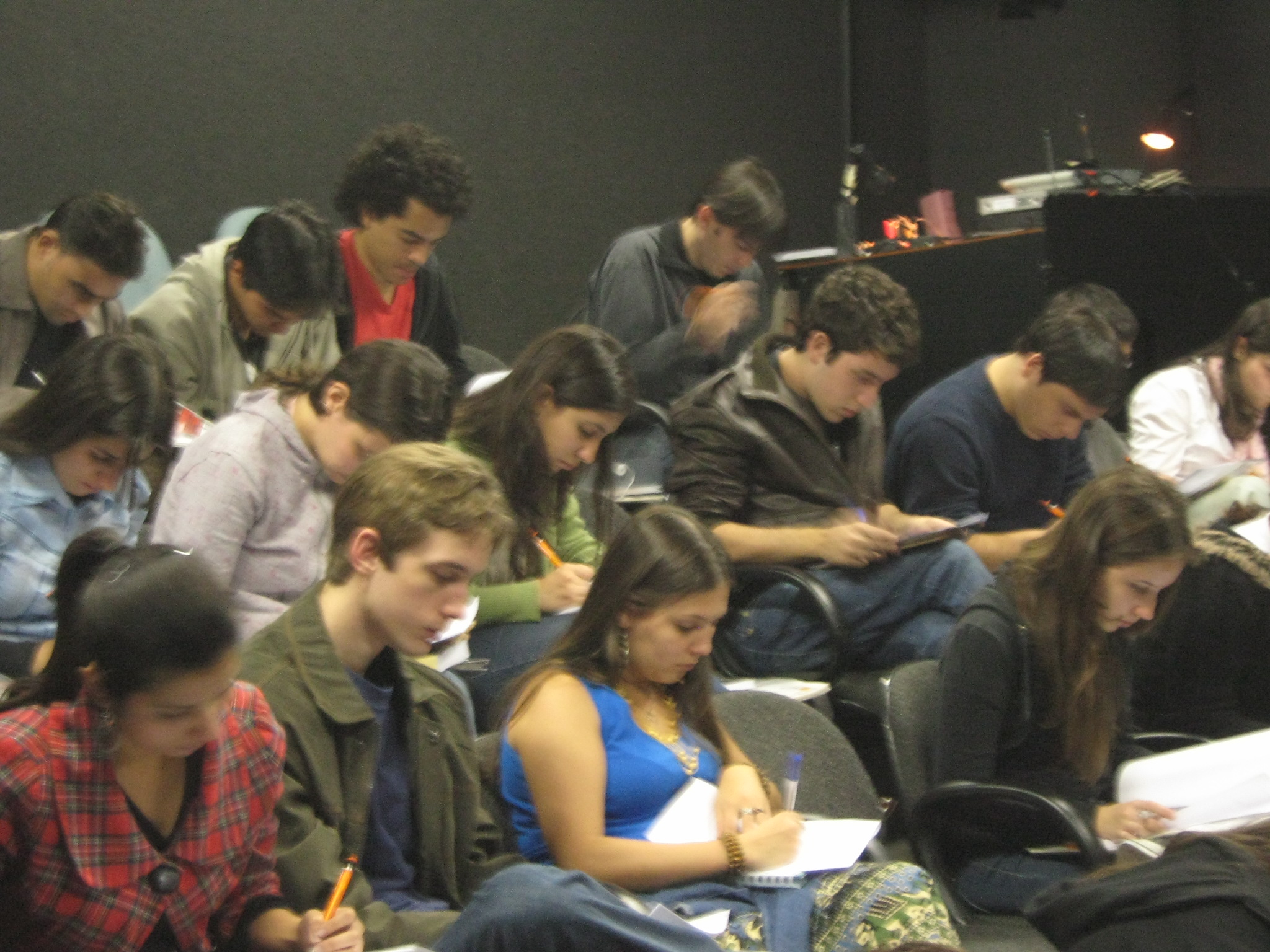 Foto: Alunos participam de seleção para módulo do Repórter do Futuro