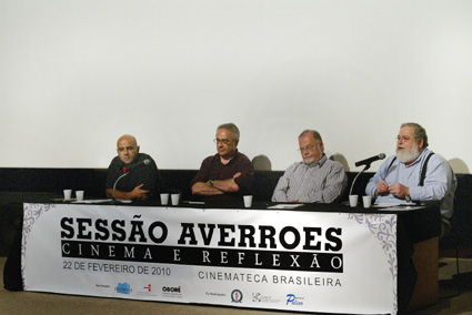 Foto: Documentário de Michael Moore lota a Sessão Averroes de 22 de fevereiro, na Cinemateca Brasileira 