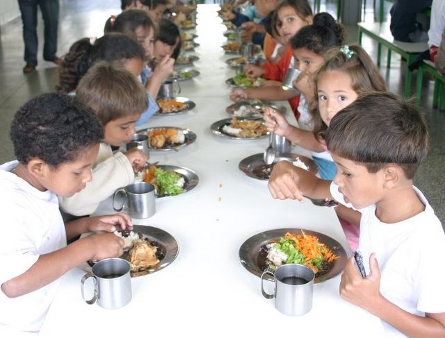 Foto: Ação Fome Zero lança série radiofônica sobre merenda escolar