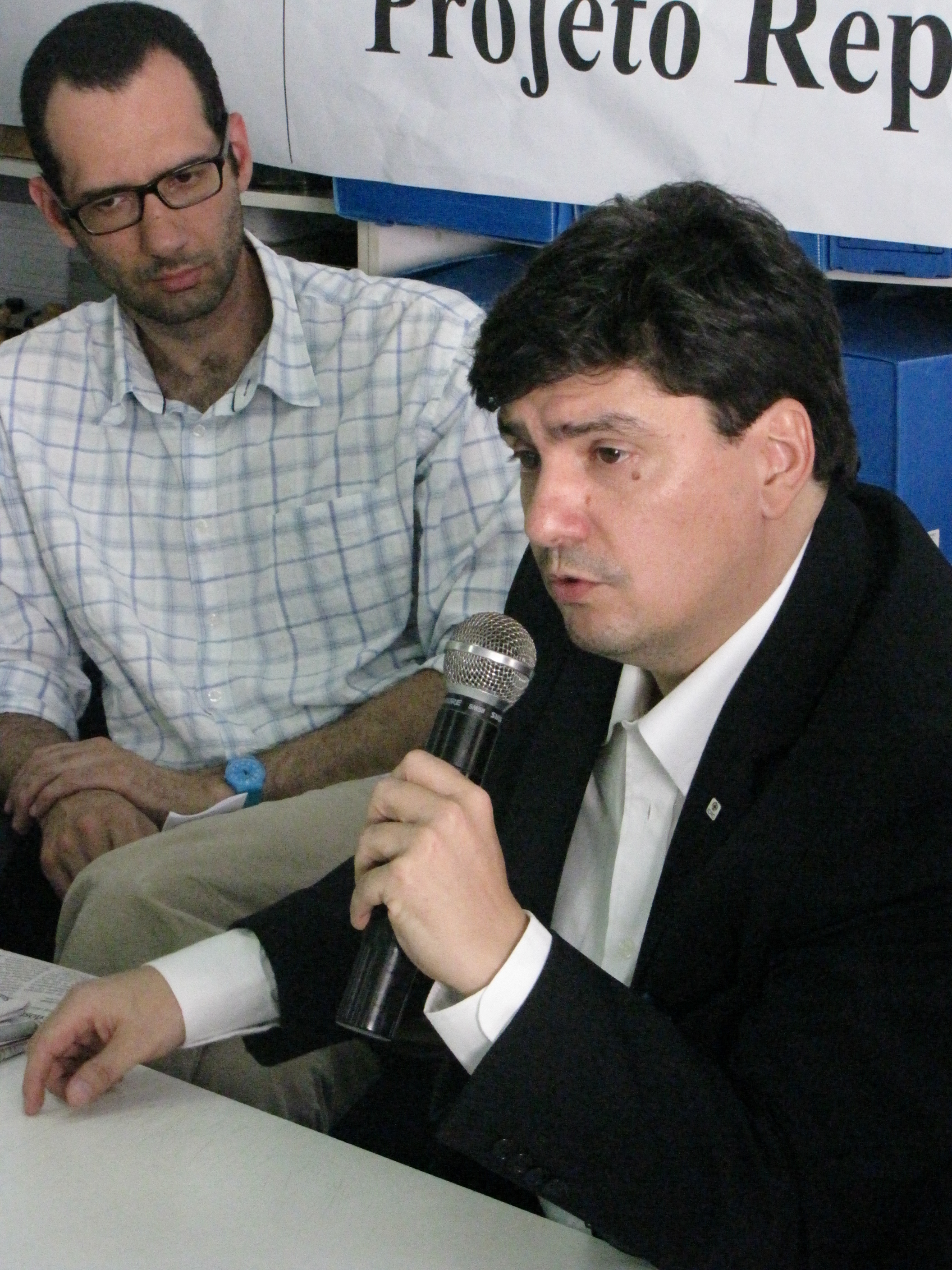 Foto: 'Em tempo de guerra nem tudo é permitido', afirma Gabriel Valladares na 2ª conferência do módulo Conflitos Armados, do Repórter do Futuro