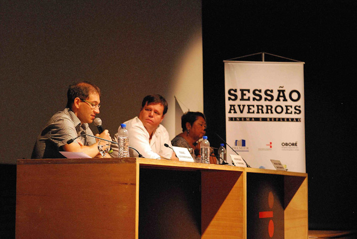 Foto: Sessão Averroes dialoga sobre a efemeridade da vida e presta homenagem ao prof. Marco Tullio 