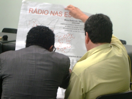 Foto: Canal pra Capital: Formalizado apoio jurídico e técnico às rádios comunitárias 