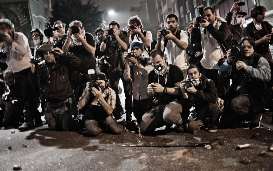 Foto: Fábio Zanini e Juca Varella falam sobre cobertura de conflitos armados no Repórter do Futuro deste sábado (5); assista agora online